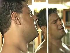 Beautiful and hot rabuda brunette moaning and cumming giving the pussy and cusinho very tasty: Porn