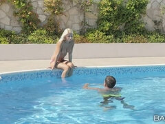 Kisbaba, Pár, Kutya póz, Európai, Nagylány, Természetes mellek, Pirszing, Nuni