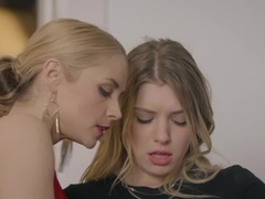 Nana, Gros seins, En levrette, Doigter, Poilue, Léchez, Chatte, Belle mère