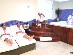 Stor rumpe, Store pupper, Kukk suging, Dype svelg, Gruppesex, Hardcore, Hd, Fitte