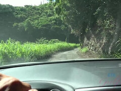 Amatør, Bikini, Pik sutte, Håndjob, Olie, Udendørs, Lille kvinde, Offentlig