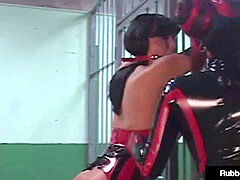 Bdsm, Dominans, Latex, Lesbisk, Onani, Spanking, Stockings