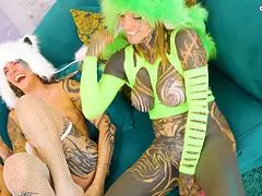 Hd, Lesbisk, Naken, Orgasme, Orgie, Tattovering, Pupper, Leker