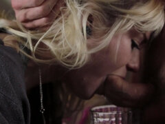 Grosser arsch, Blasen, Spermaladung, Fingern, Hd, Natürlichen titten, Jungendliche (18+), Titten