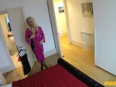 Amatör, Avsugning, Doggystyle, Fingering, Slick, Pov, Fitta, Uniform