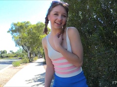 Närbild, Dansar, Onani, Monster, Orgasm, Offentlig, Solo, Upskirt