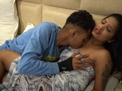 18, Hæren, Asiat, Give finger, Sjove, Kysse, Nøgen, Hård sex