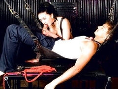 Grosse bite, Gros seins, Sucer une bite, Bondage, En levrette, Domination, Mère que j'aimerais baiser, Jarretelles