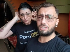 Milf viene scopata mentre sistema la spesa e poi si lecca tutta la sborra - Ladymuffin and tommy a canaglia