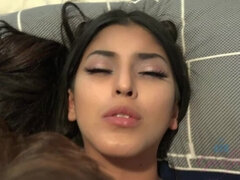 Stora tuttar, Avsugning, Fotjobb, Flickvän, Kysser, Orgasm, Pov, Fitta