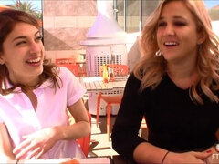 Masturbación, Orgasmo, Público, Colegiala, Solo, Juguetes, Bajo la falda