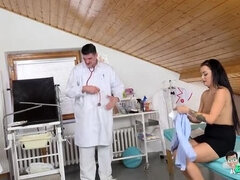 Brunetta, Dottore, Hd, Macchina per fottere, Orgasmo, Schizzi