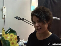 Gesztenyebarna, Éjszakai bár, Európai, Leborotvált, Gyengéd kefélés, Egyedül, Tini