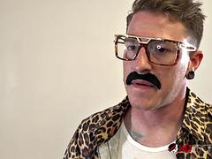 Stora tuttar, Avsugning, Mogen, Tuttar, Uniform