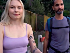 Blondýna, Kuřba, Cuckold, Piercing, Na veřejnosti, Realita, Tetování, Teenka