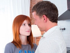 Ερασιτέχνης, Μεγάλος πούτσος, Πίπα, Φυσικά βυζιά, Κοκκινομάλα, Ξυρισμένη, Κοκκαλιάρης, Βυζιά