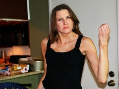 Suihinotto, Ruskeahiuksinen, Spermaa suussa, Spermashotti, Sormetus, Selkäsauna, Näkökulma pov, Tissit