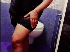 18 jaar, Enthousiasteling, Badkamer, Mooie dikke vrouwen, Indisch, Alleen, Tiener, Tieten likken