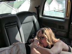 Blondin, Avsugning, Bil, Doggystyle, Fingering, Slick, Tatuering, String