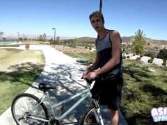 Όμορφη, Γκόμενος, Σκληρό, Αθώος, Μουνί, Ο γιος, Έφηβος, Δίδυμοι