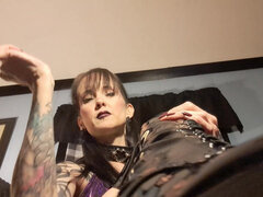 Femdom, Poníženie, Latex, Milf  mčbp, Z pohľadu účastníka, Sólo, Tetovanie, Zvláštne