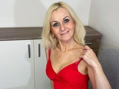 아마추어, 큰 엉덩이, 딜도, 핑거링, 밀프, 혼자, 스트리핑, 젖가슴