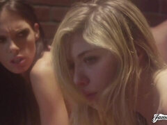 Hatalmas hátsó, Monumentális dákó, Tekintélyes didik, Cumizás, Kutya póz, Két nő, Vékony, Begyek