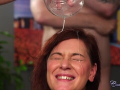 Avsugning, Bukkake, Sperma shot, Ansiktsbehandling, Milf, Pov