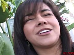 Grosser schwanz, Blasen, Braunhaarige, Spermaladung, Hardcore, Latina, Flotter dreier, Titten