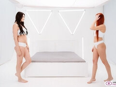 Anal, Brunette, Par, Dildoen, Fingring, Lesbisk, Onani, Rødtopp