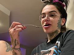 Babe, Store bryster, Kæreste, Hårdt, Lesbisk, Slikning, Pornostjerner, Tatovering