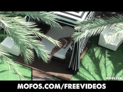 Bikini, Blondine, Utro, Hundestilling, Hd, Monster, Hård sex, Tatovering