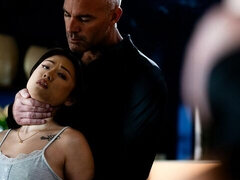 Ázsiai, Hatalmas hátsó, Monumentális dákó, Cumizás, Gesztenyebarna, Természetes mellek, Tini, Begyek