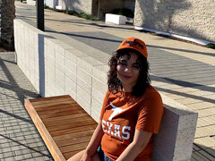 Perännuolu, Isot tissit, Suihinotto, Ruskeahiuksinen, Käsihoito, Valtava, Ulkona, Tissit