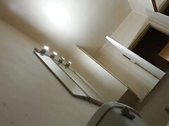 Ερασιτέχνης, Τουαλέτα, Αυνανισμός, Μόνος