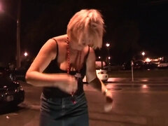 Peitos grandes, Loiroa, Maduroa, Natural, Ao ar livre cartaz de rua outdoor, Público, Tetas, Voyeur