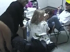 Velké kozy, Blondýna, Brunetka, Stříkání spermatu, Prstění, Švédská rojka, Hračky