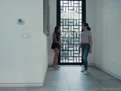 Jaclyn Taylor And Liv Wild Lesbian Sex