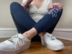 Kink, dirty feet, feet