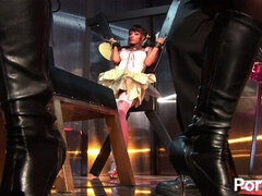 Rjavolaska, Ženska dominacija, Hardcore, Hd, Lizanje, Milf, Orgija, Trojček