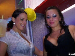 Aangekleed, Genootschap, Lesbisch, Orgie, Feest, Satijn, Swinger, Nat