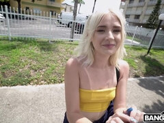 Amatéři, Blondýna, Stříkání spermatu, Na obličej, Hardcore, Jezdectví, Vyholené, Teenka