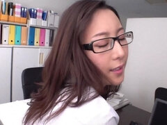 Asiatisk, Avsugning, Creampie, Glasögon, Underkläder, Milf, Stockings