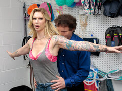 Quarto dos fundos, Loiroa, Boquete, Jato de porra, Tateou, Jeans, Lingerie, Tatuagem