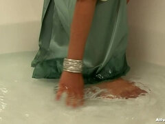 Vestidas, Hembra, Guantes, Besar, Lesbiana, Ducha, Sexo soft, Mojado