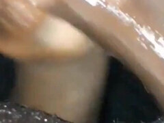 Britské, Stříkání spermatu, Masturbace