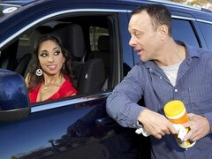 Μεγάλος κώλος, Μεγάλος πούτσος, Μεγάλα βυζιά, Πίπα, Μελαχροινή, Σε στάση σκύλου στα τέσσερα, Ώριμη γυναίκα, Βυζιά