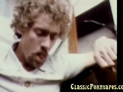 Sucer une bite, Tir de sperme, Hard, Lesbienne, Adolescente, Plan cul à trois, Rétro ancien