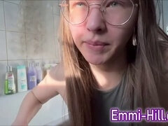 Shaved pussy, big labia, 18 year old pussy