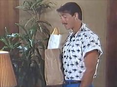 Kisbaba, Szőke, Cumizás, Érdekes, Kőkemény, Nyalás, Hármas, Régebbi évjáratú pornó